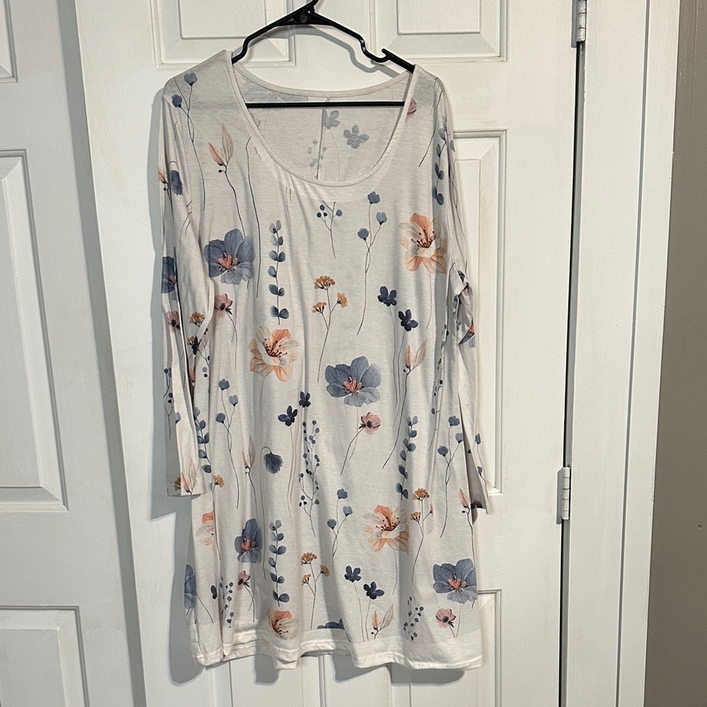 White floral long sleeve dress women’s size 3x MK